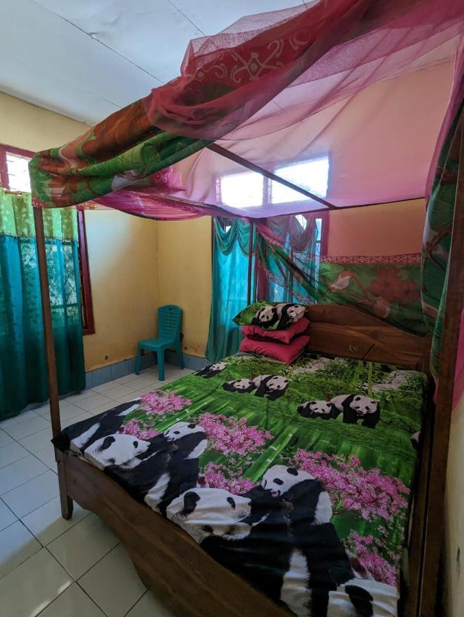 Agusfamily Homestay Labuan Bajo Exterior photo